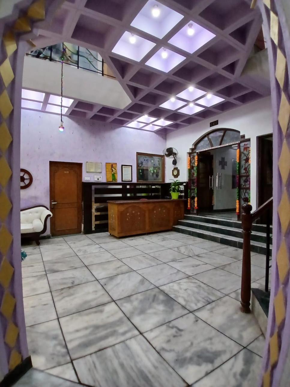 Hotel Taj Plaza, Vip Road, 3*