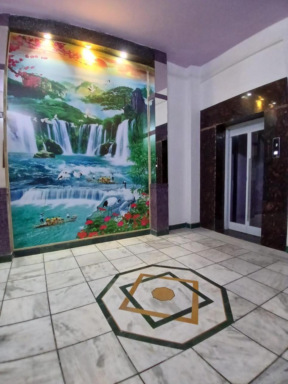 Taj Plaza, Vip Road,