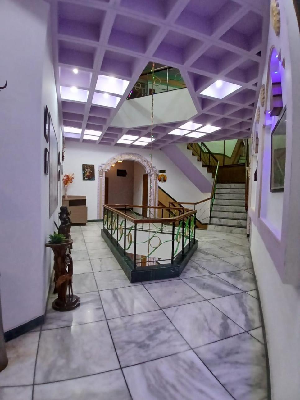 Hotel Taj Plaza, Vip Road,