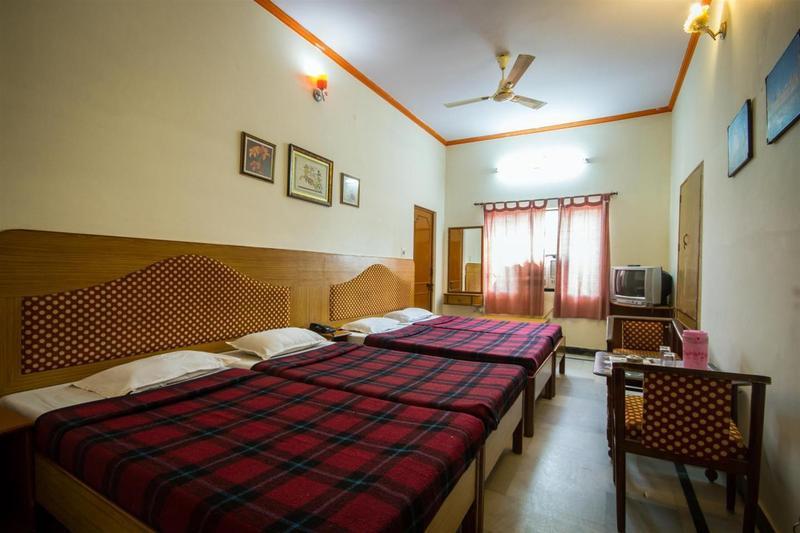 Taj Plaza, Vip Road,