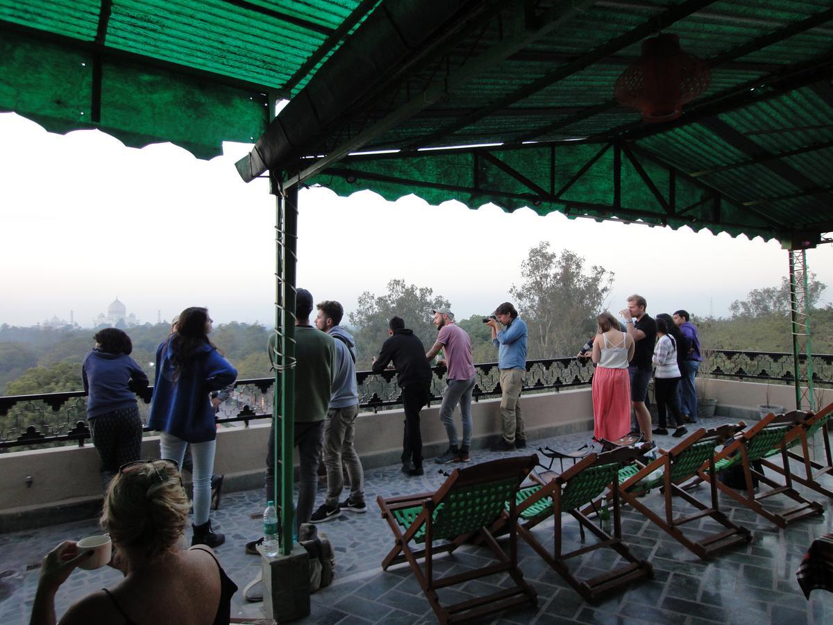 Taj Plaza, Vip Road,