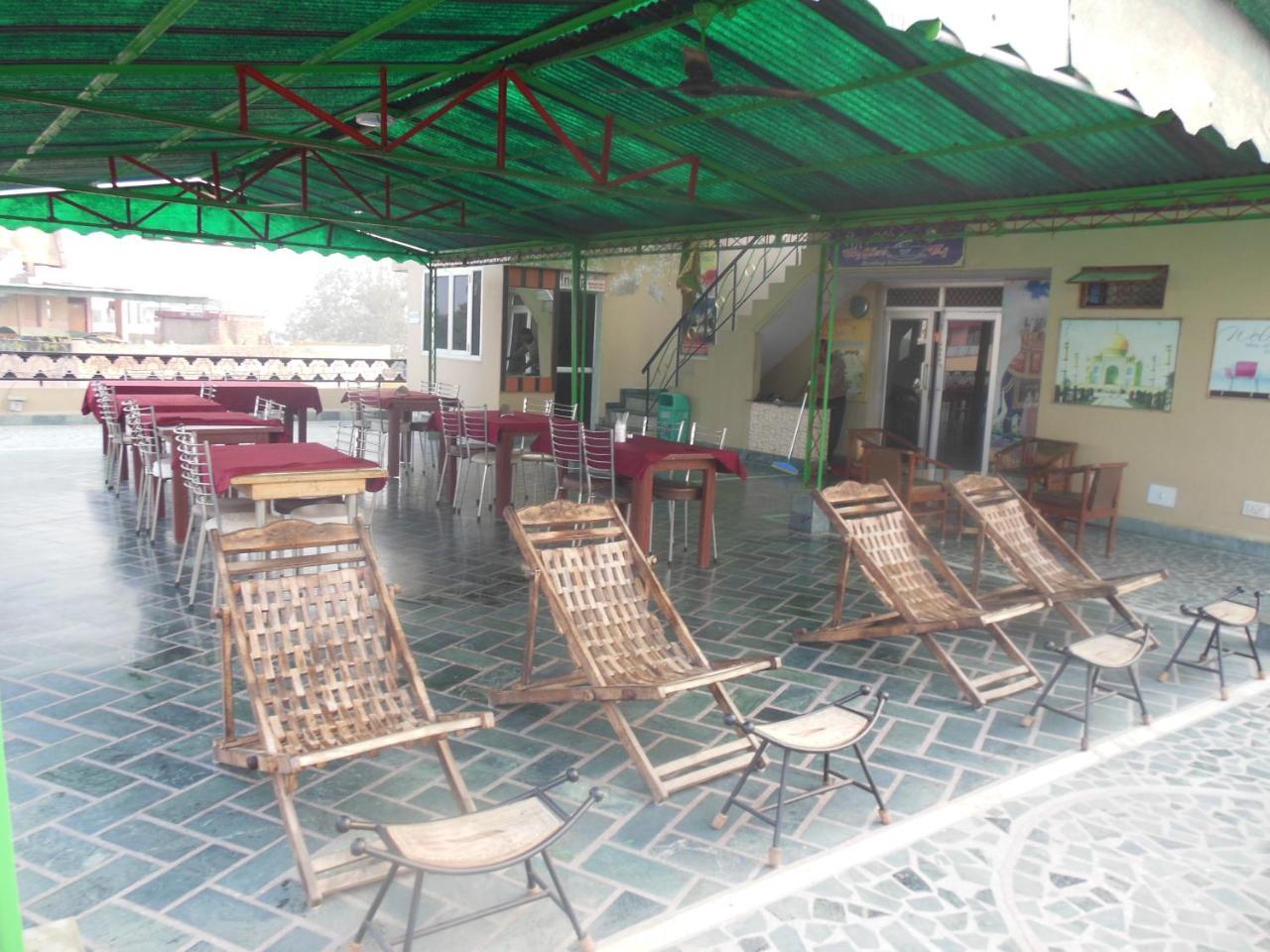 Taj Plaza, Vip Road, 3*